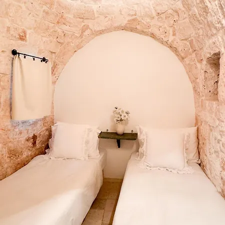 Trullo Sessana With Large Pool And Gorgeous Al Fresco Dining Areas * Ceglie Messapica