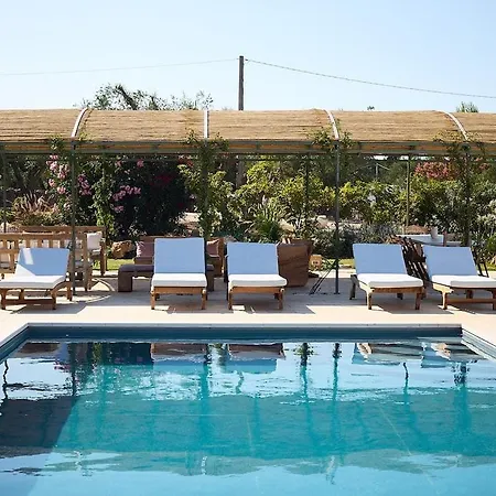Holiday home Trullo Sessana With Large Pool And Gorgeous Al Fresco Dining Areas