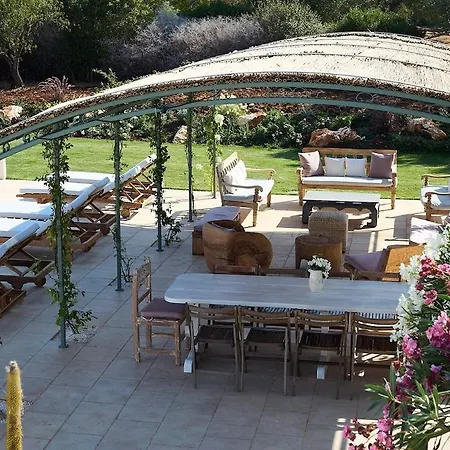 Trullo Sessana With Large Pool And Gorgeous Al Fresco Dining Areas